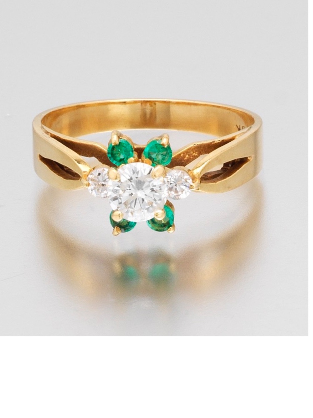 18k Gold Diamond and Emerald Ring Delicate